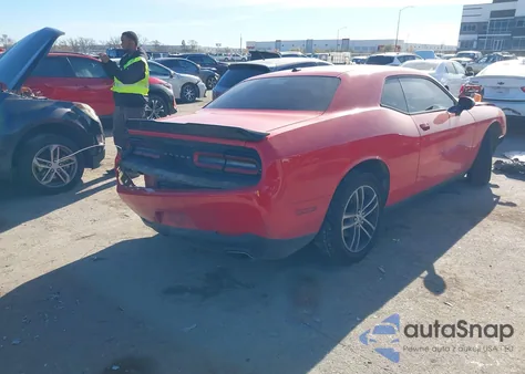 2019 Dodge Challenger Sxt Awd z USA, uszkodzony, nr VIN 2C3CDZGG7KH677865